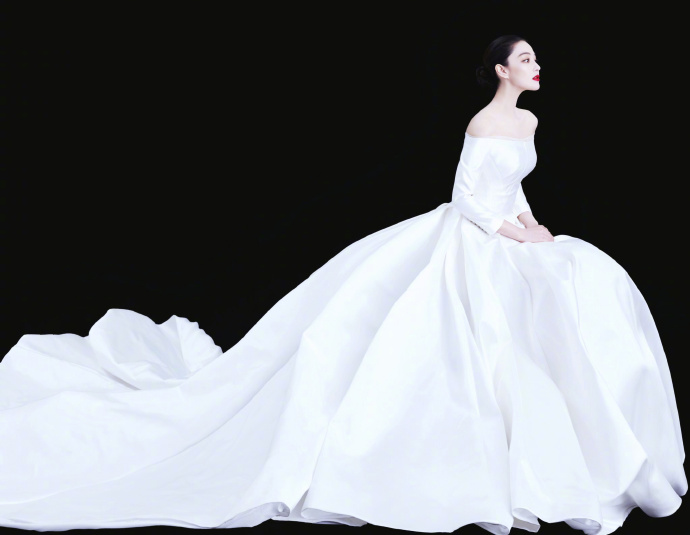 張馨予的婚紗成了淘寶爆款，知道價格后讓人大跌眼鏡！