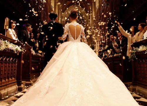 張馨予的婚紗成了淘寶爆款，知道價格后讓人大跌眼鏡！