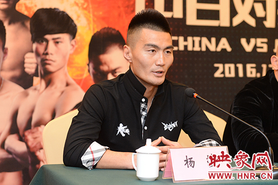 雙冠王楊茁接受媒體采訪 雙冠王楊茁接受媒體采訪