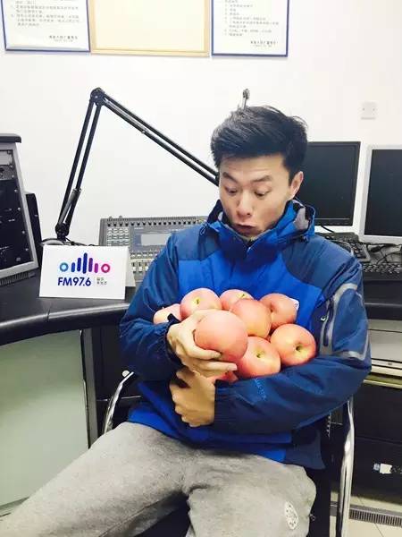 乖乖類！你們真的想用蘋果收買我