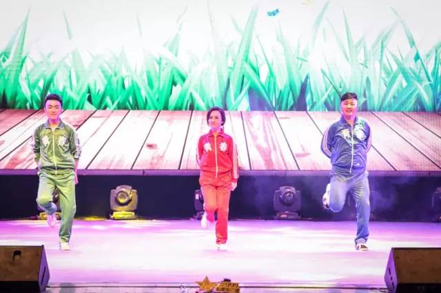 趙帥、夢茹、樂天 舞蹈《咱們屯里的人》