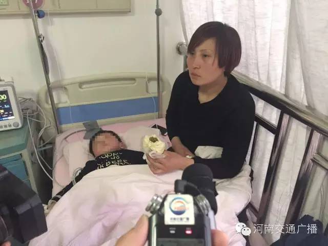 小浩天的母親通過(guò)河南交通廣播向所有幫助他們的人表達(dá)了感謝！
