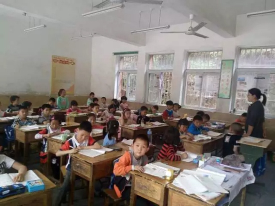 三門(mén)峽盧氏縣雙龍灣鎮(zhèn)中心小學(xué)