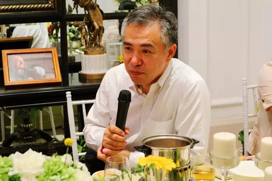 就藝術(shù)品投資收藏、人工智能、基因檢測等話題，劉東曉博士一一做了分析講解。