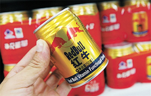 紅牛腹背受敵？