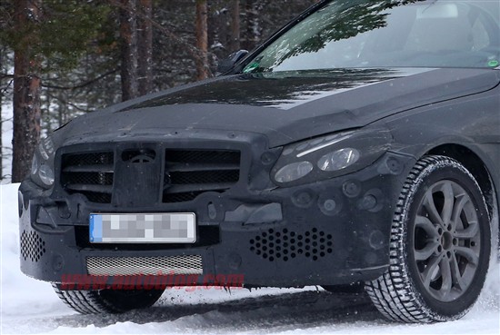 新奔馳C級諜照曝光 新奔馳C級諜照曝光