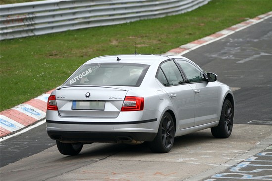 新斯柯達(dá)明銳RS諜照