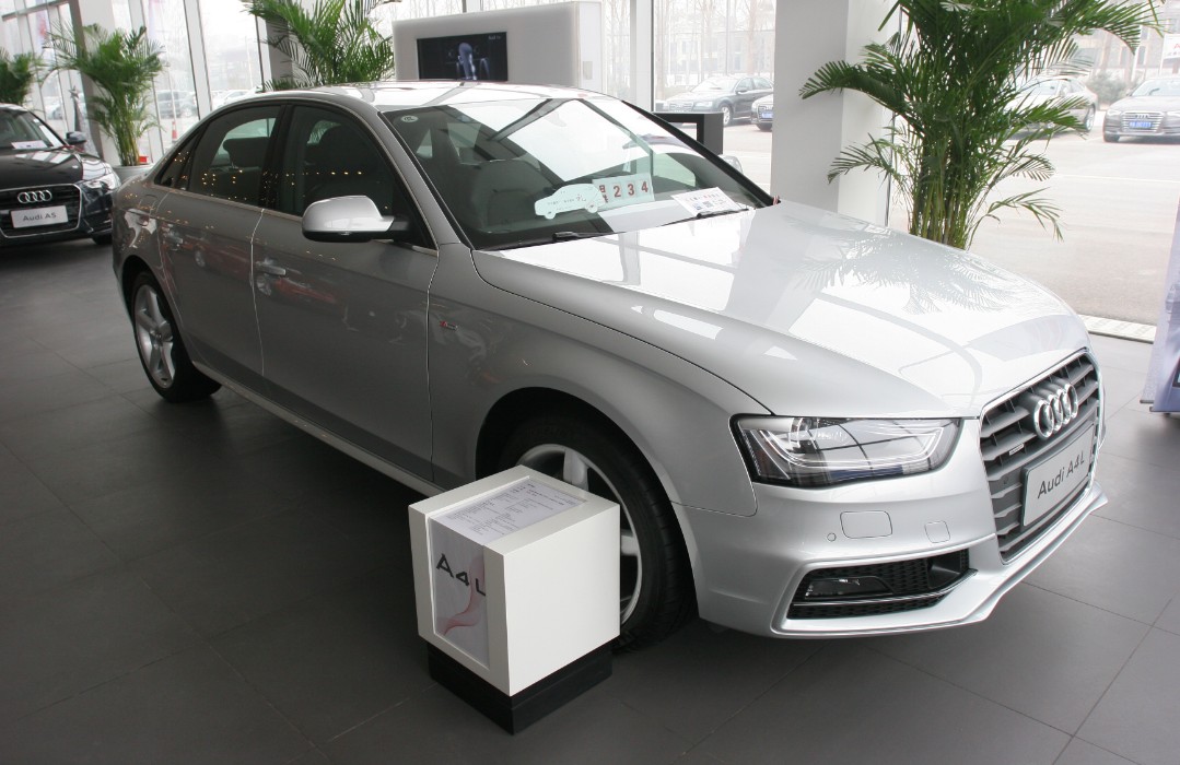 現(xiàn)款?yuàn)W迪A4L