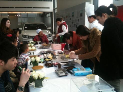 河南國際 “家年華創(chuàng)新之旅-翻糖蛋糕DIY”活動 河南國際 “家年華創(chuàng)新之旅-翻糖蛋糕DIY”活動