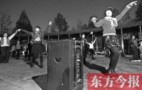 做到既讓跳舞的人有地方，又不影響他人休息，這才是化解矛盾的根本出路