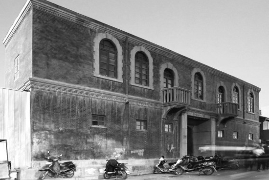 位于鄭州東三馬路80號院的日本駐鄭州領(lǐng)事館 位于鄭州東三馬路80號院的日本駐鄭州領(lǐng)事館