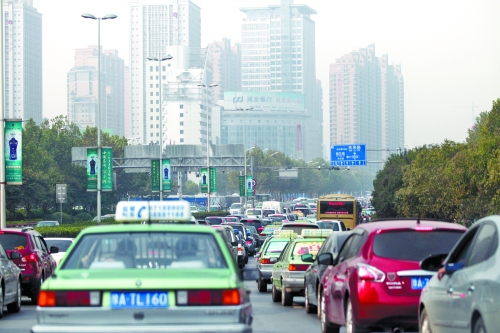 緯二路、順河路、城北路等路口雖多，卻比走金水路省時