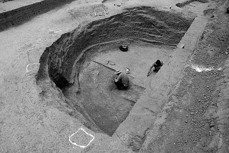 ?？h黎陽(yáng)倉(cāng)考古發(fā)掘現(xiàn)場(chǎng)。 張志嵩　攝