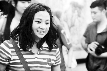 河南妹子奧運冠軍李雪英回家 省體育局領(lǐng)導(dǎo)接機 河南妹子奧運冠軍李雪英回家 省體育局領(lǐng)導(dǎo)接機