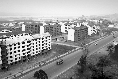 1月14日，宜陽縣正在建設(shè)的靈山新型農(nóng)村社區(qū)已現(xiàn)雛形。