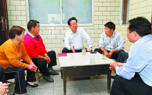 郭庚茂焦作濟源洛陽調(diào)研側(cè)記 深入傾聽群眾呼聲 郭庚茂焦作濟源洛陽調(diào)研側(cè)記 深入傾聽群眾呼聲