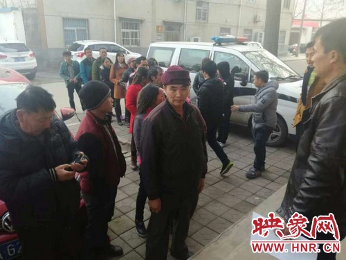 滎陽78名貴州籍農(nóng)民工兄弟拿到工資回家啦！