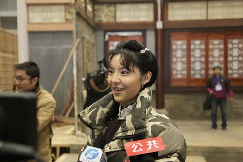 《大河兒女》演員接受媒體專訪。