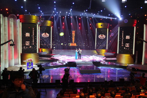 1月18日晚，2012年河南十大三農(nóng)新聞人物在河南電視臺(tái)演播廳揭曉。