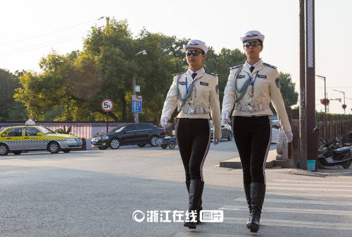 美得心醉 白衣女警保駕世界互聯(lián)網(wǎng)大會(huì) 美得心醉 白衣女警保駕世界互聯(lián)網(wǎng)大會(huì)