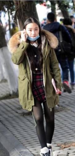 四川藝考現(xiàn)場(chǎng):一大波美女云集 四川藝考現(xiàn)場(chǎng):一大波美女云集