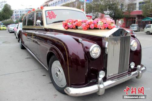 浙江青年千萬級(jí)勞斯萊斯迎娶上海新娘 浙江青年千萬級(jí)勞斯萊斯迎娶上海新娘