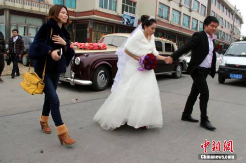 浙江青年千萬級(jí)勞斯萊斯迎娶上海新娘 浙江青年千萬級(jí)勞斯萊斯迎娶上海新娘