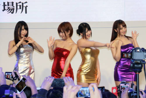 四位性感女優(yōu)現(xiàn)身游戲展 四位性感女優(yōu)現(xiàn)身游戲展