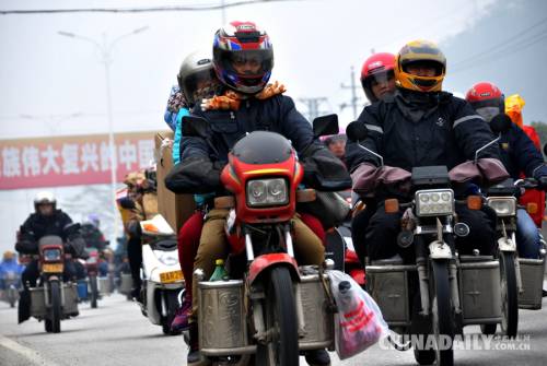 廣東封開交警護航 廣東封開交警護航