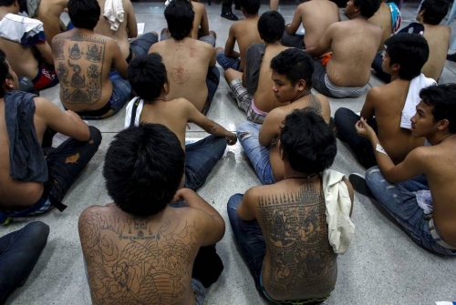 泰國:變性人現(xiàn)身征兵現(xiàn)場(chǎng)一幕 泰國:變性人現(xiàn)身征兵現(xiàn)場(chǎng)一幕