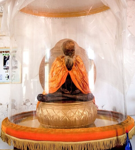 河南102歲高僧圓寂17年肉身不腐 河南102歲高僧圓寂17年肉身不腐