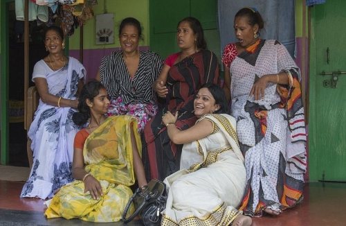 印度變性人社區(qū):處在底層受歧視 印度變性人社區(qū):處在底層受歧視