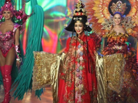 變性人選美落幕 三甲熱情擁吻 變性人選美落幕 三甲熱情擁吻