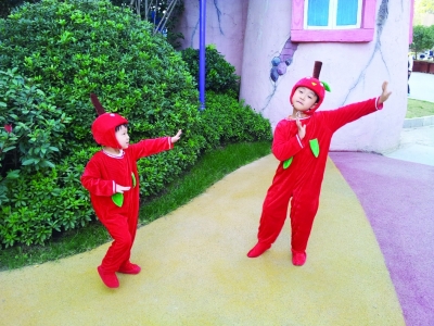 親子MV:《小蘋果》MV拍攝劇照 親子MV:《小蘋果》MV拍攝劇照