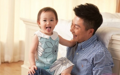 李小鵬自嘆身價(jià)不如女兒奧莉 李小鵬自嘆身價(jià)不如女兒奧莉