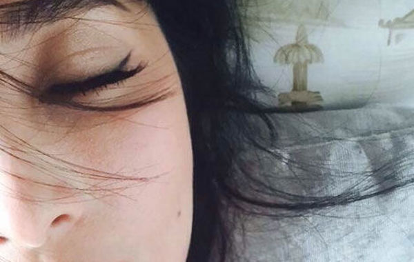 蔣勤勤吊帶美照。