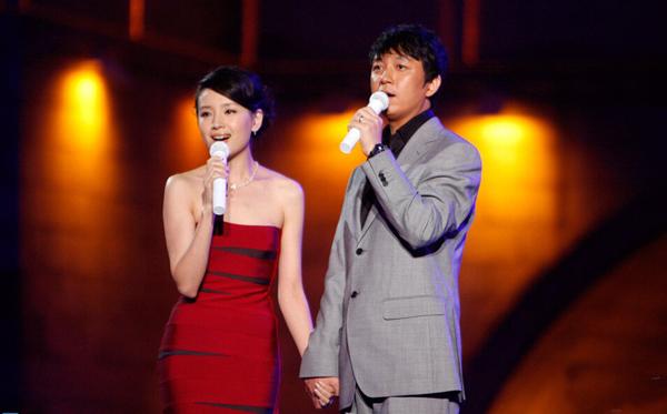 曝潘粵明董潔已復(fù)合搬回昔日愛巢共度中秋 曝潘粵明董潔已復(fù)合搬回昔日愛巢共度中秋