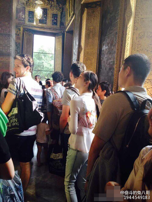 網(wǎng)曝奶茶妹妹劉強東同游泰國 網(wǎng)曝奶茶妹妹劉強東同游泰國