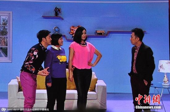 2015年2月18日晚8時，2015央視羊年春晚準時開播，各路明星大腕齊聚一臺向觀眾展示了一場奢華的