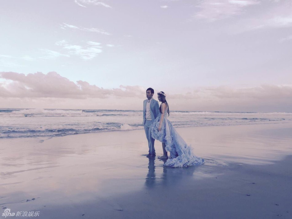 周杰倫昆凌澳洲婚宴海邊浪漫留影 周杰倫昆凌澳洲婚宴海邊浪漫留影