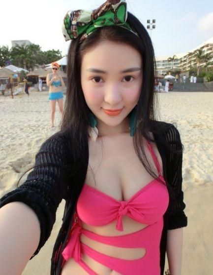 郭美美早前常在網絡曬性感自拍(資料圖) 郭美美早前常在網絡曬性感自拍(資料圖)