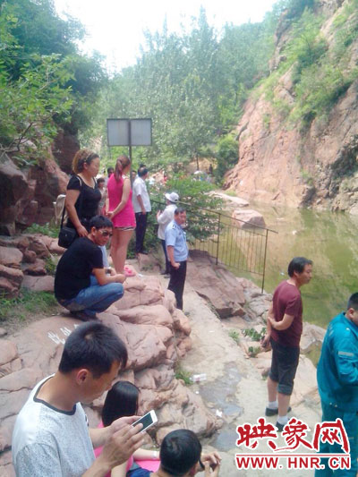 救援現(xiàn)場(chǎng) 救援現(xiàn)場(chǎng)