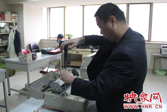 現(xiàn)在的陸涌經(jīng)常被同事成為“治療疑難雜癥的行家”、“大神”