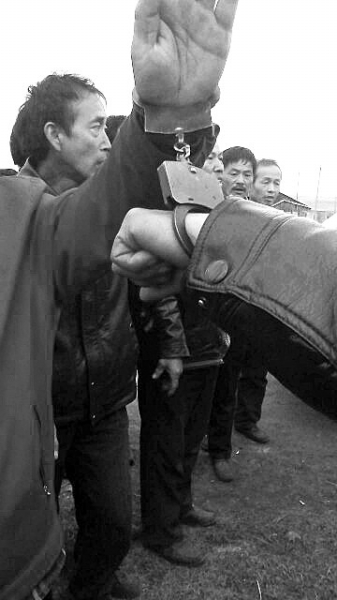 西峽49位農民組團“出國掙大錢” 遭騙夢碎俄羅斯 西峽49位農民組團“出國掙大錢” 遭騙夢碎俄羅斯