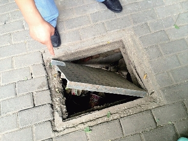 男子因打不過情敵出刀割傷對(duì)方脖子 已被警方帶走 男子因打不過情敵出刀割傷對(duì)方脖子 已被警方帶走