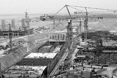 鄭州新鄭國際機場二期工程建設(shè)如火如荼。資料圖片