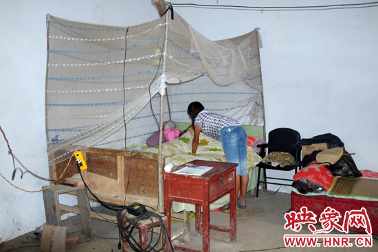 王書佳的環(huán)境及其簡陋。