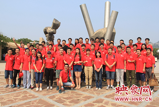 學員們在小浪底留念