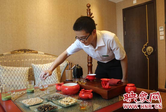 能泡好一杯茶，是李克勤今年夏天最大的收獲。