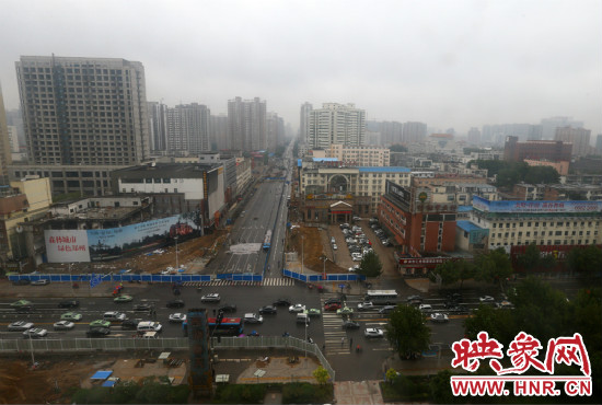 經(jīng)三路下穿金水路隧道工程已經(jīng)開始封閉施工。